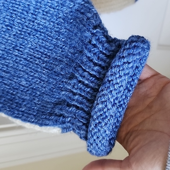 Gorgeous handknit blue and cream sweater - Picture 2 of 4